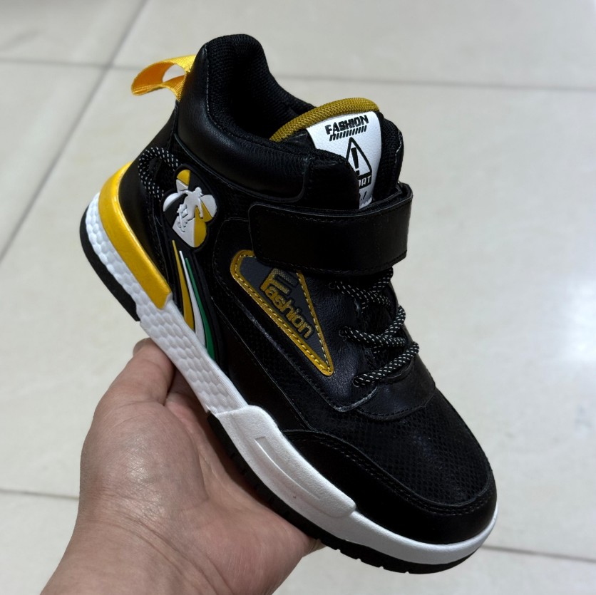 фото весенние кроссовки для мальчиков оптом