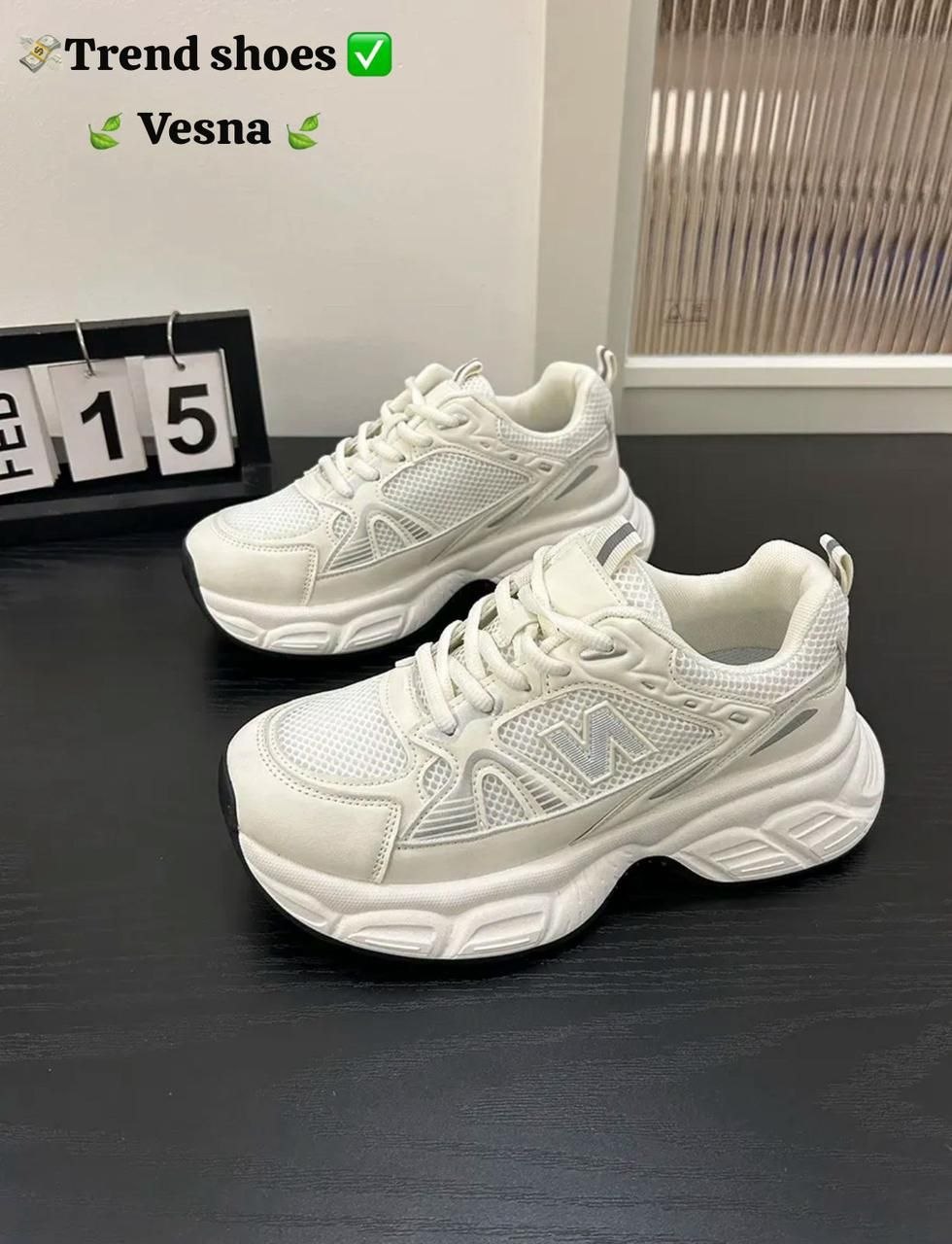 фото весенние женские кроссовки оптом