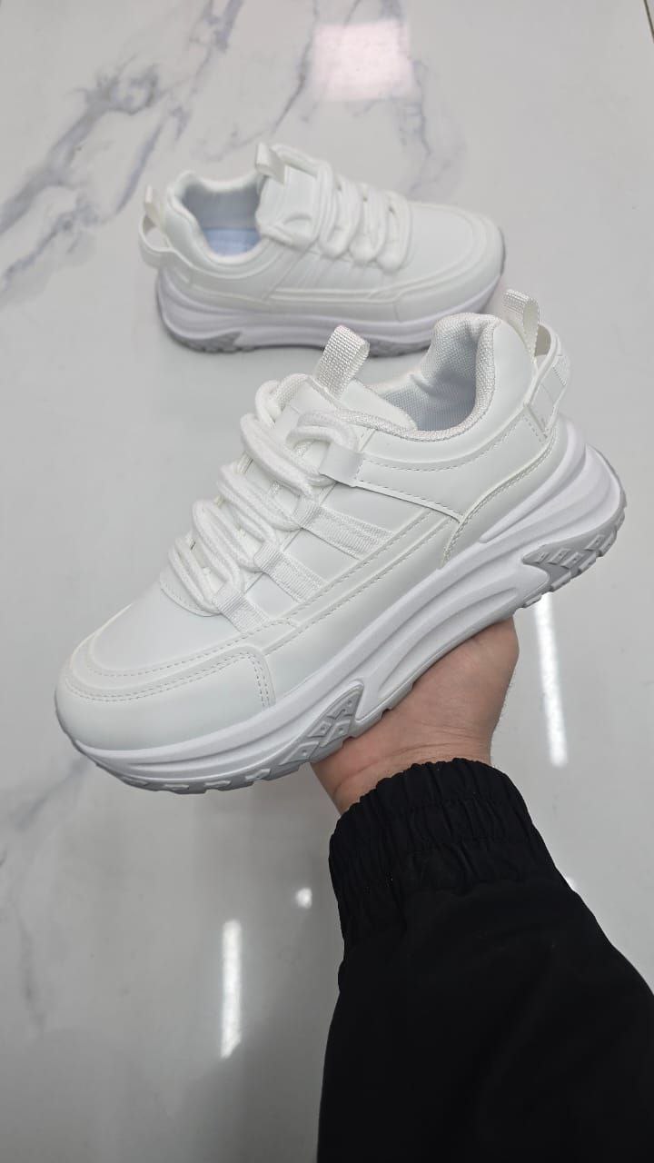 фото весенние женские кроссовки оптом