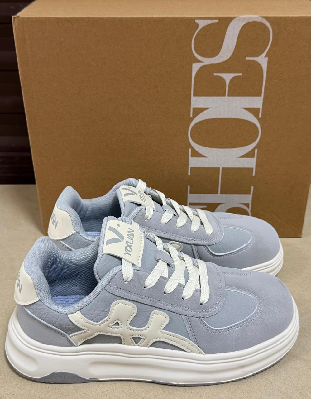 фото весенние женские кроссовки оптом