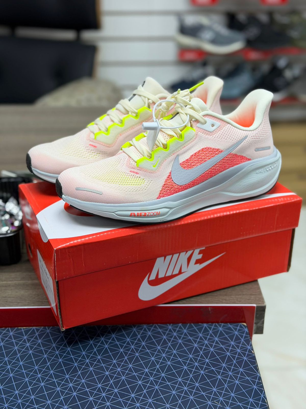 фото женские кроссовки nike 374528 оптом