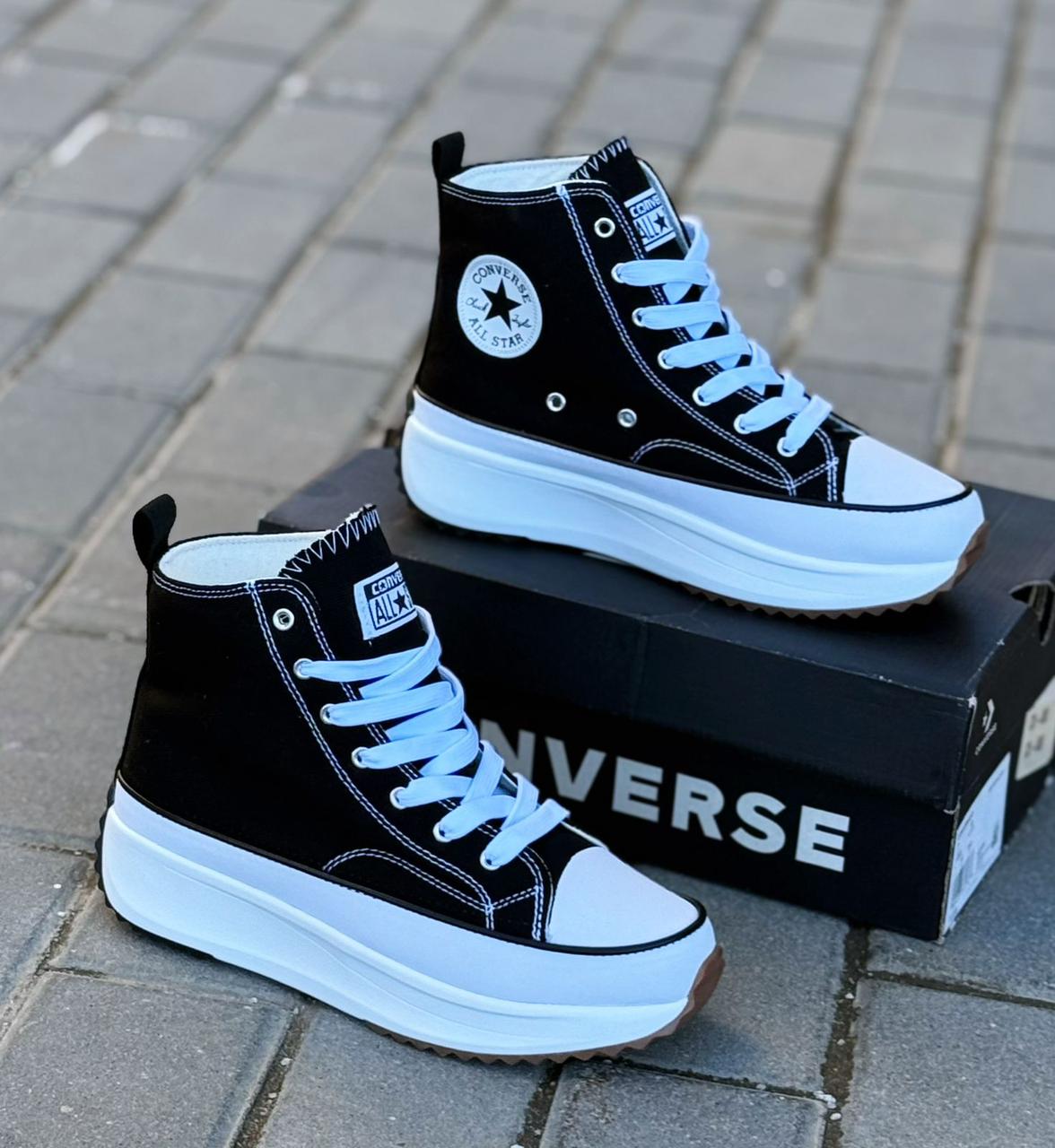 фото женские белые высокие кроссовки converse 767836 оптом