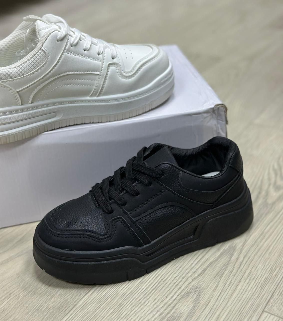 фото весенние женские кроссовки оптом