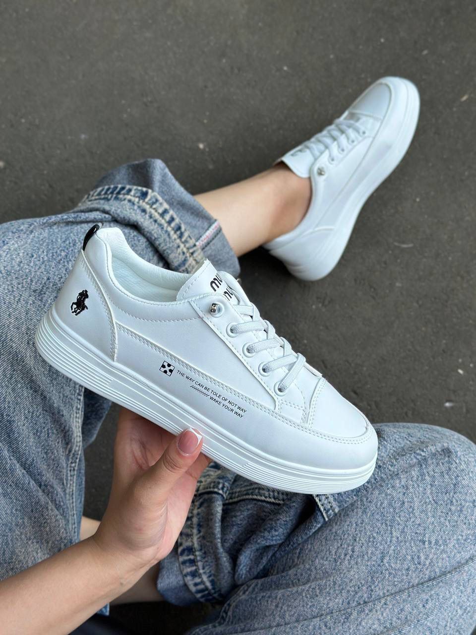 фото весенние женские кроссовки оптом