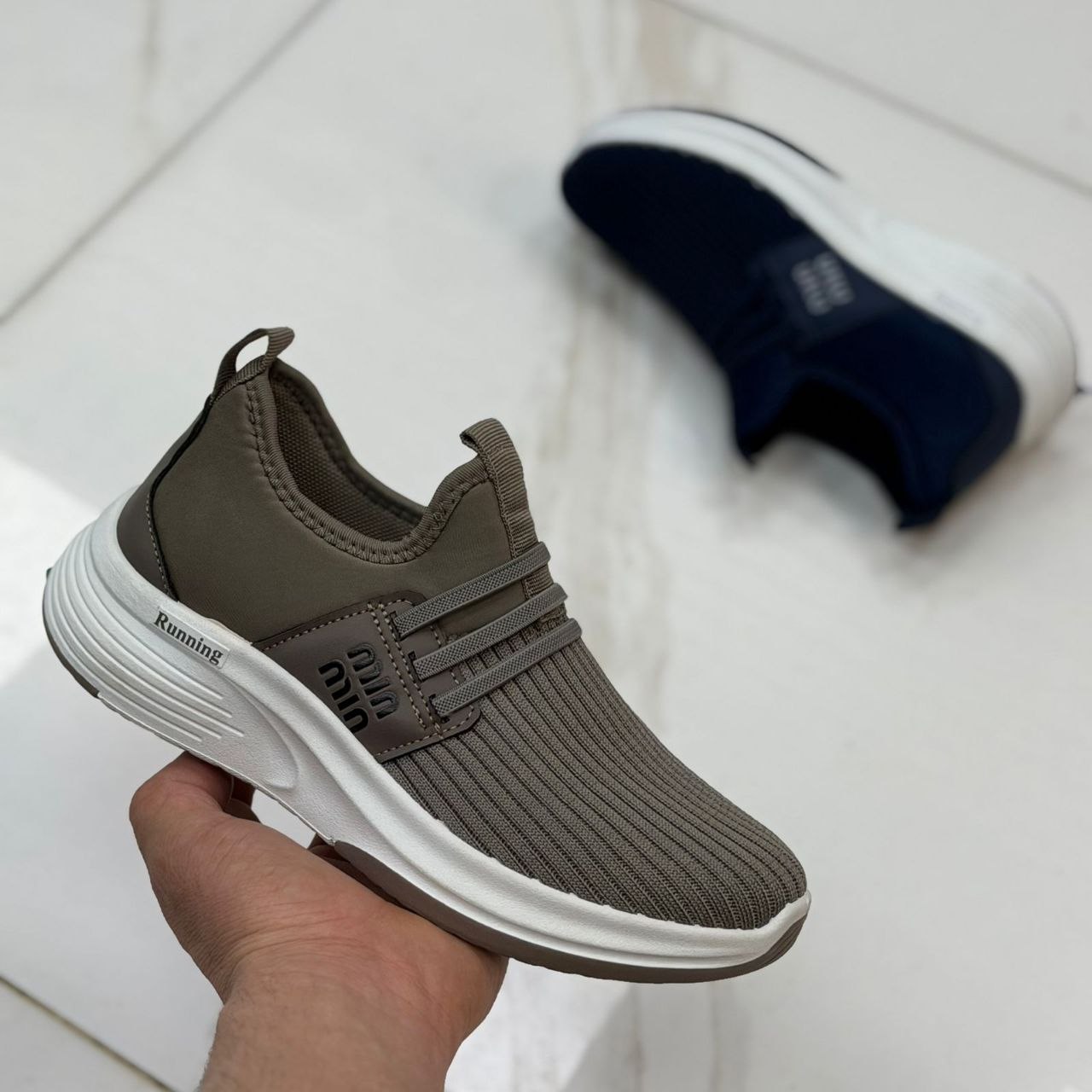 фото весенние женские кроссовки оптом