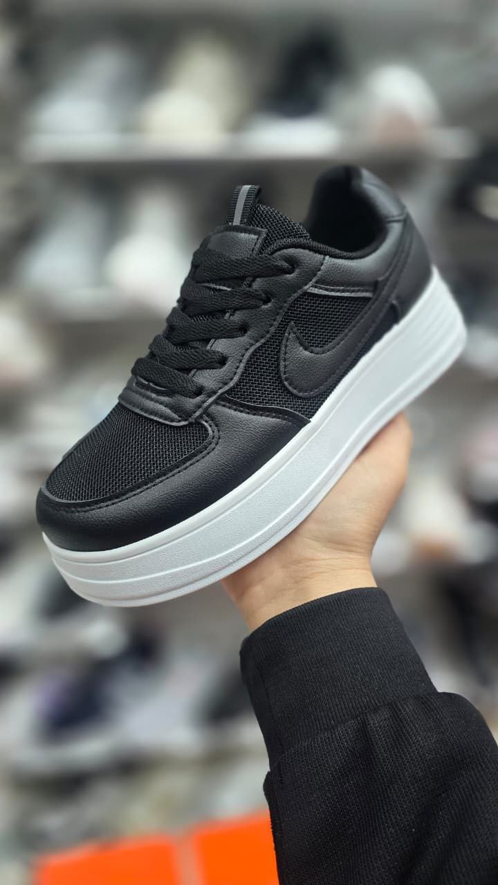 фото весенние женские кроссовки оптом