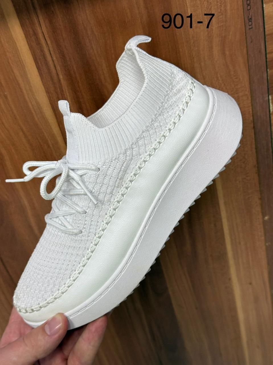 фото весенние женские кроссовки оптом