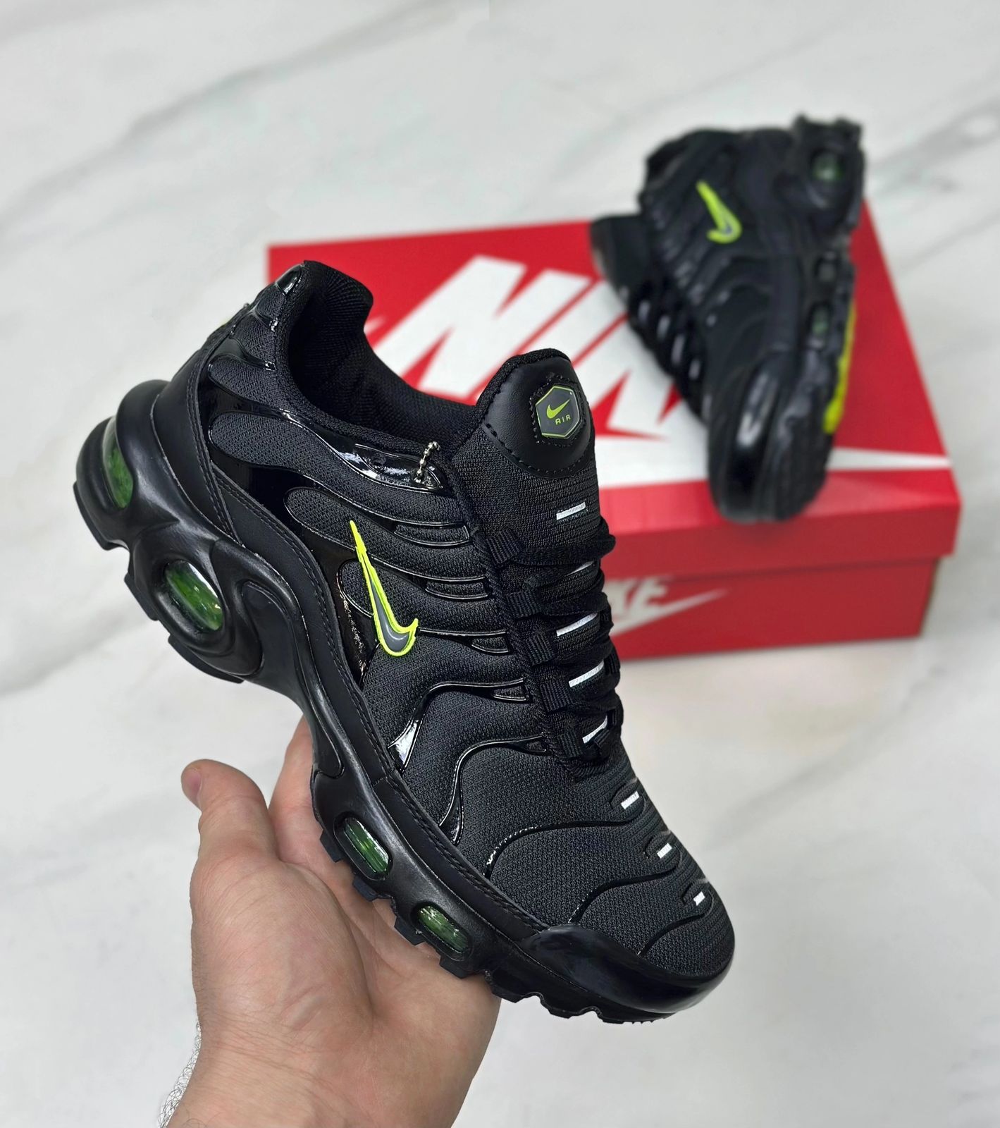 фото весенние женские кроссовки оптом