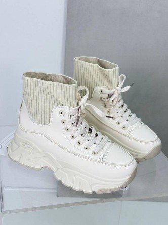 фото весенние женские кроссовки оптом