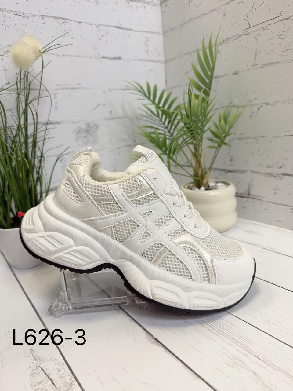 фото весенние женские кроссовки оптом