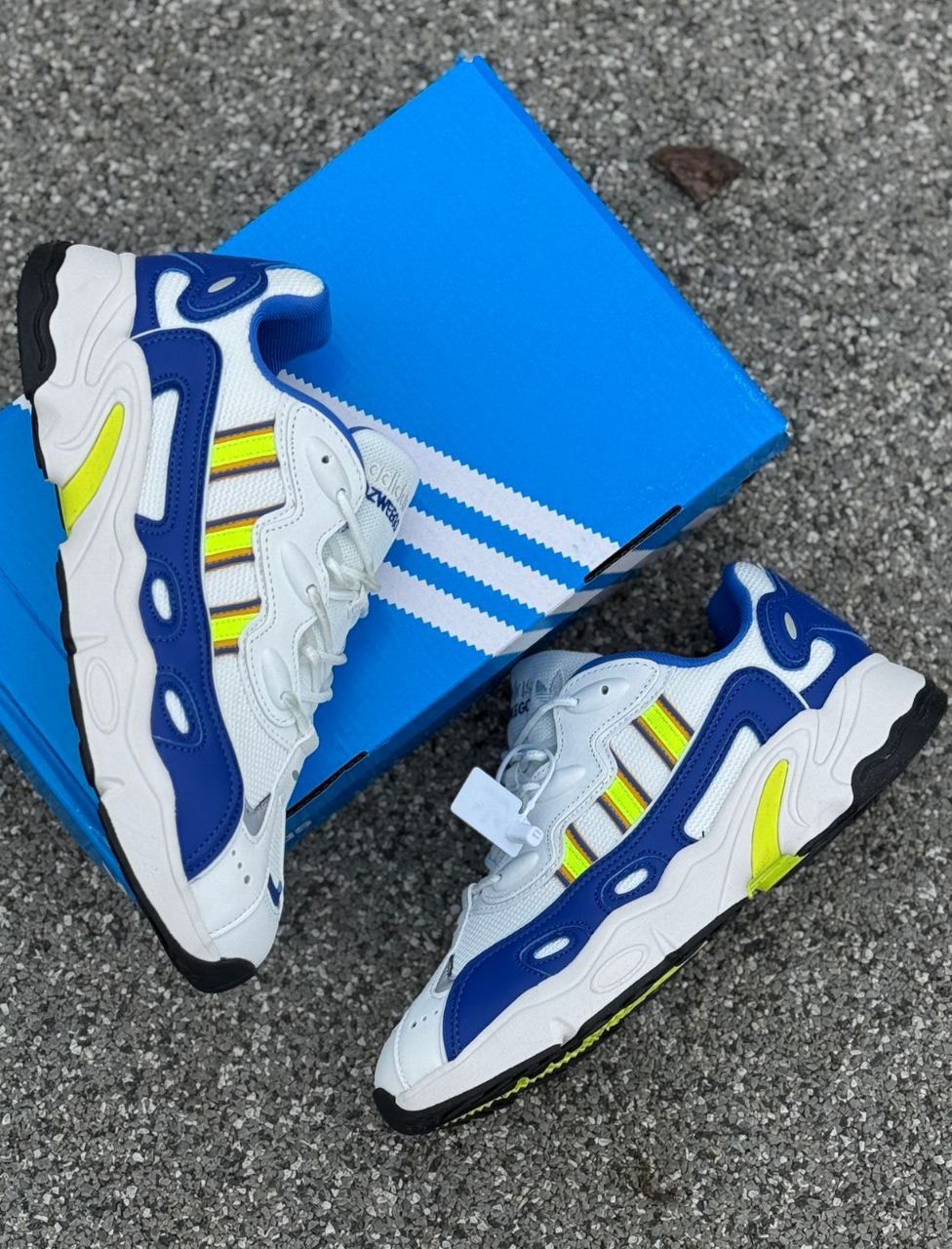 картинка Мужские кроссовки Adidas 824096 от магазина Одежда+
