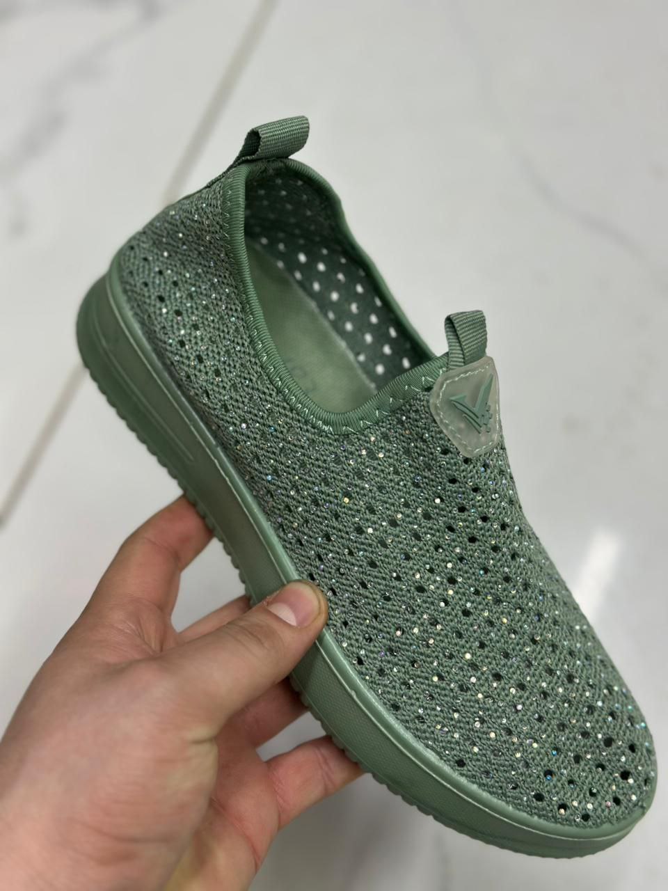 фото весенние женские кроссовки оптом