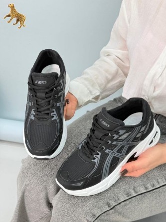 фото весенние женские кроссовки оптом