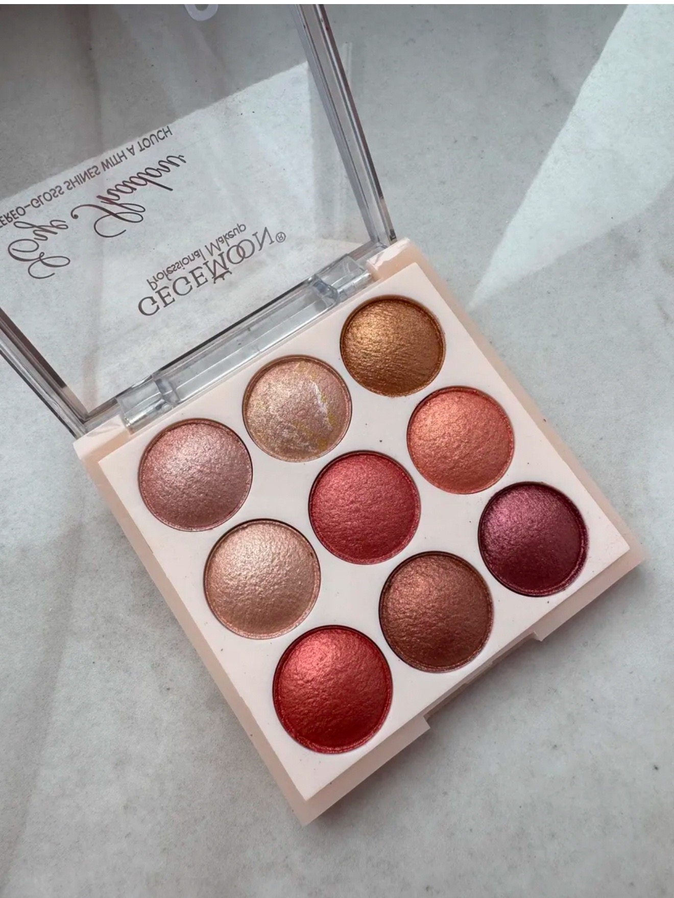 картинка Тени для век палетка GEGEMOON , тон «Роскошный Цена за 2 штуки от магазина Одежда+