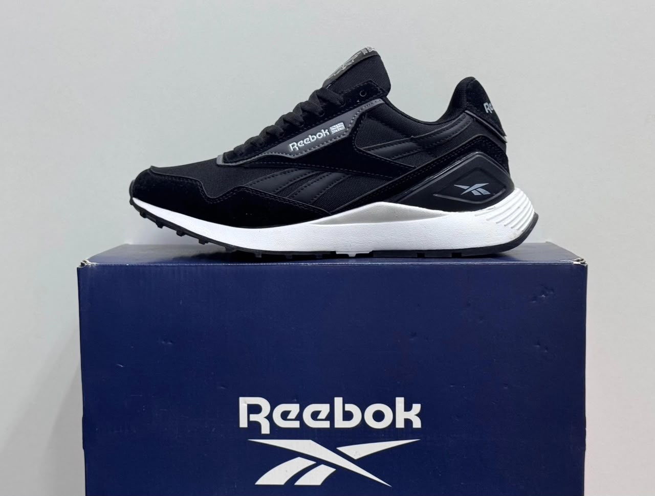фото мужские черные кроссовки reebok 709309 оптом