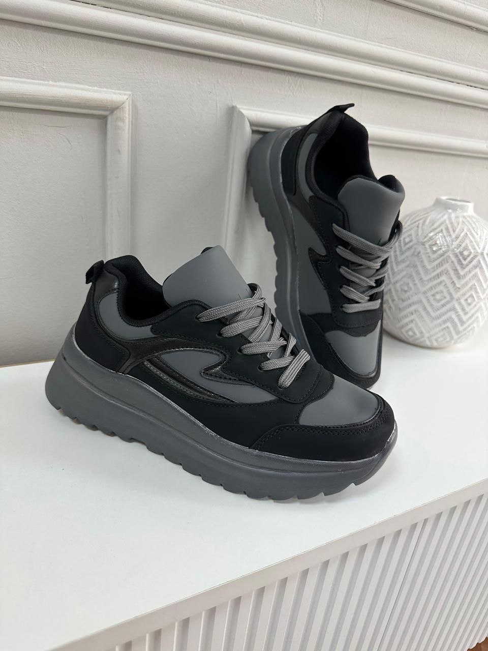 фото весенние женские кроссовки оптом