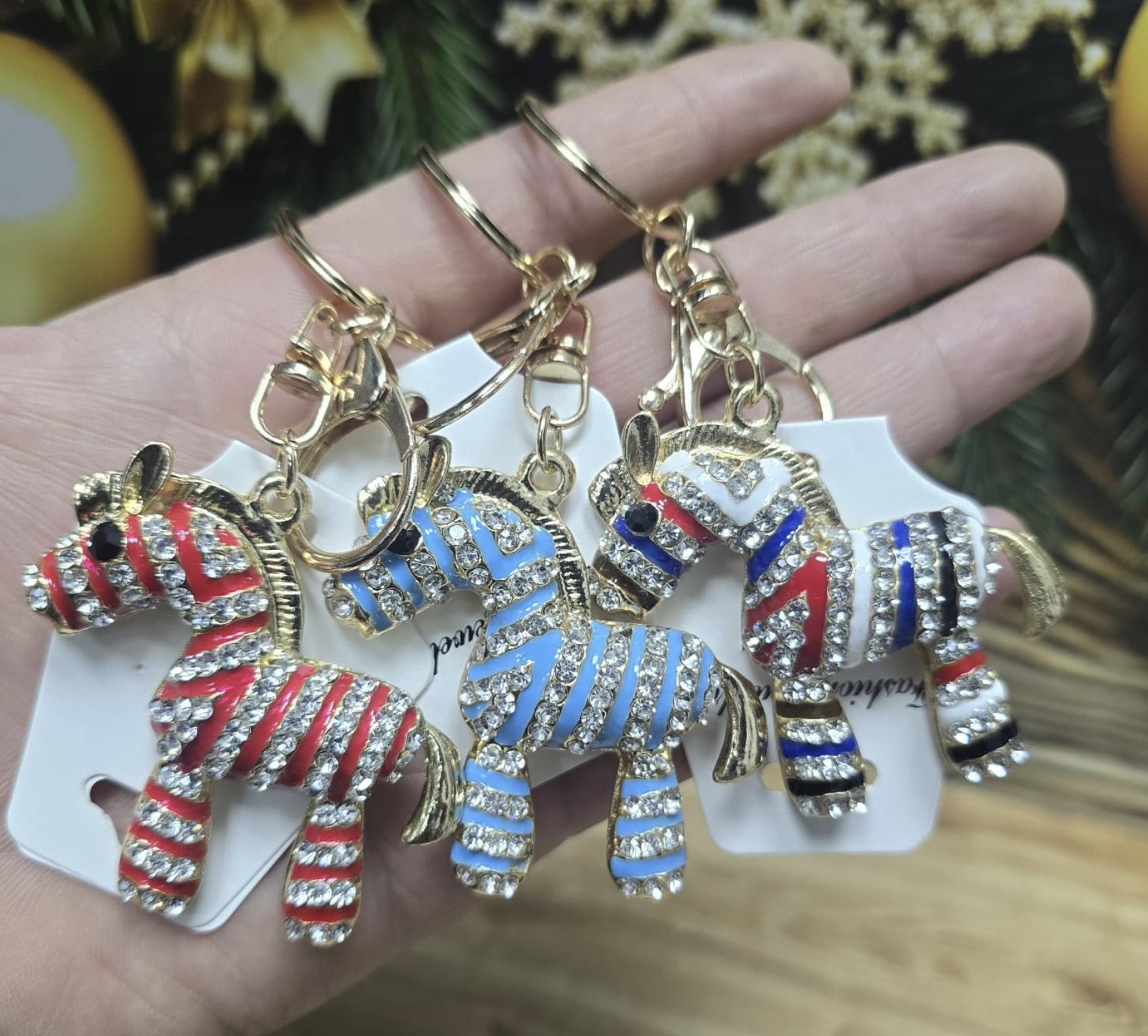 картинка Новогодние брелки 2026, 5х11см асорти от магазина Одежда+