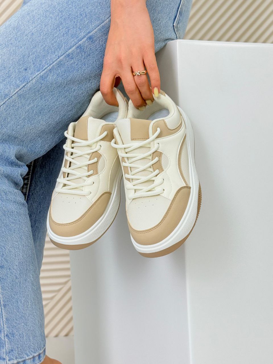 фото весенние женские кроссовки оптом