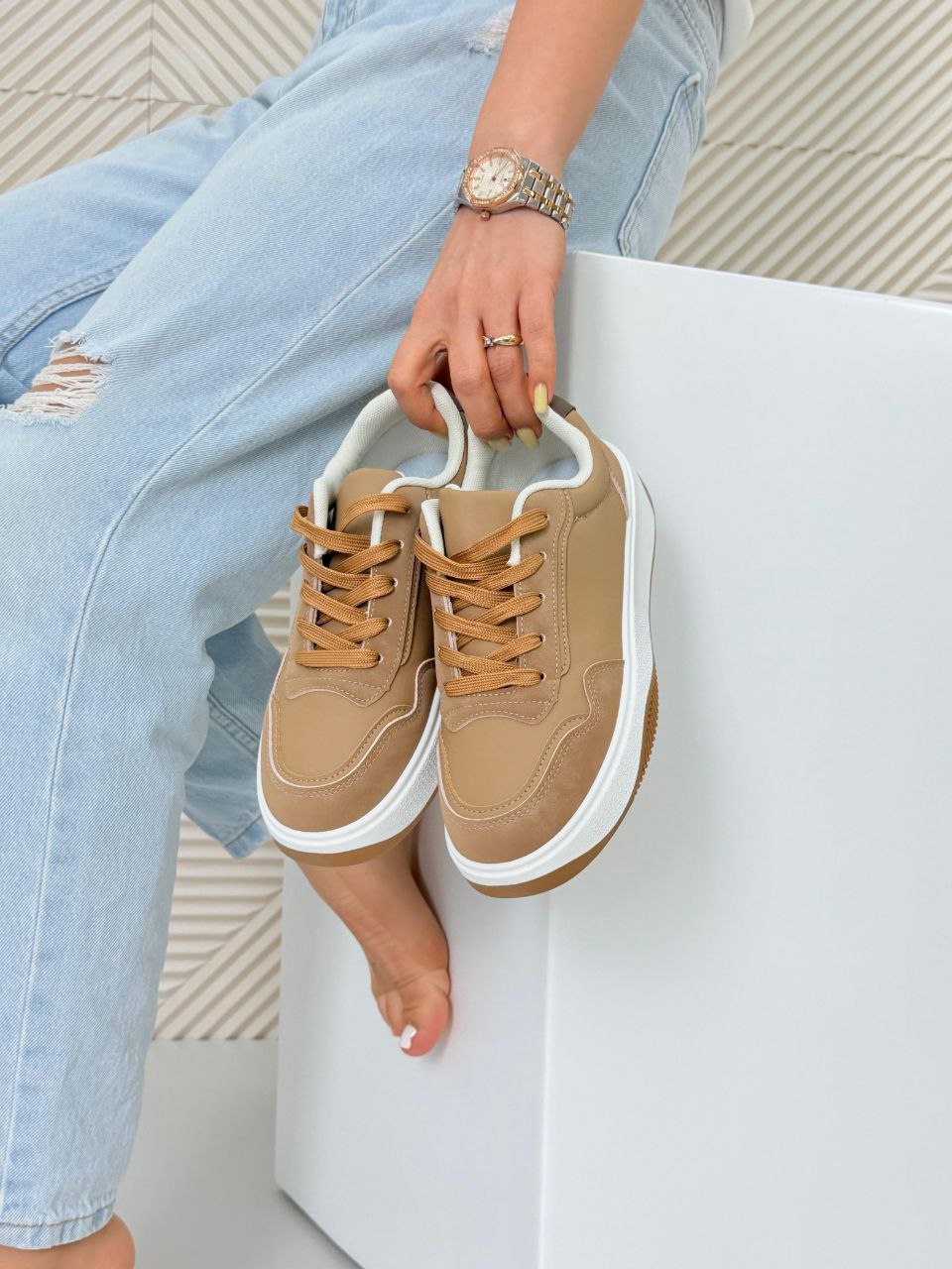 фото весенние женские кроссовки оптом