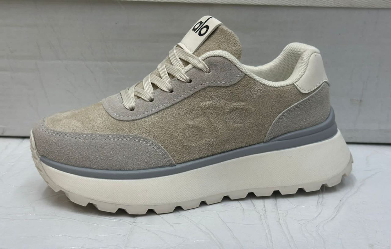 фото весенние женские кроссовки оптом