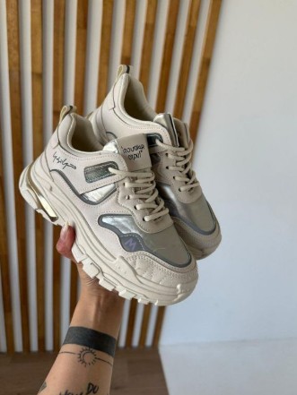 фото весенние женские кроссовки оптом