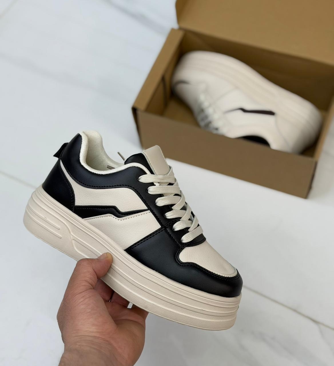 фото весенние женские кроссовки оптом