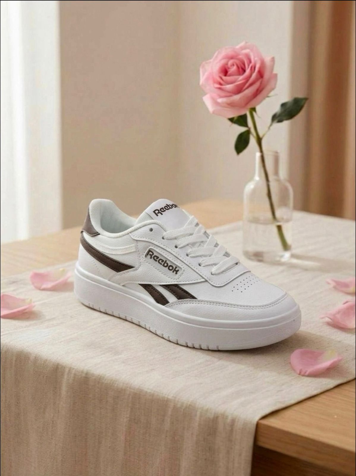фото женские белые кроссовки reebok 162256 оптом