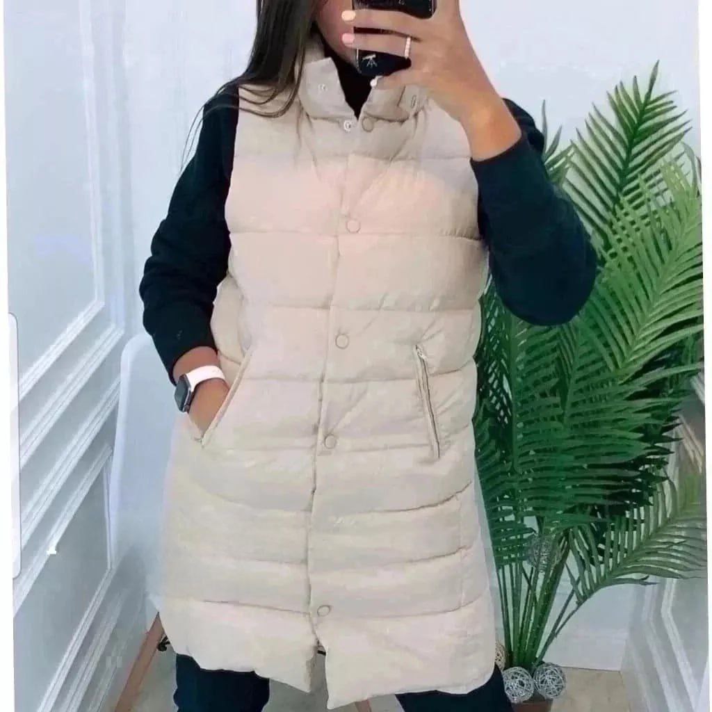 картинка Удлинённый бежевый жилет от магазина Одежда+