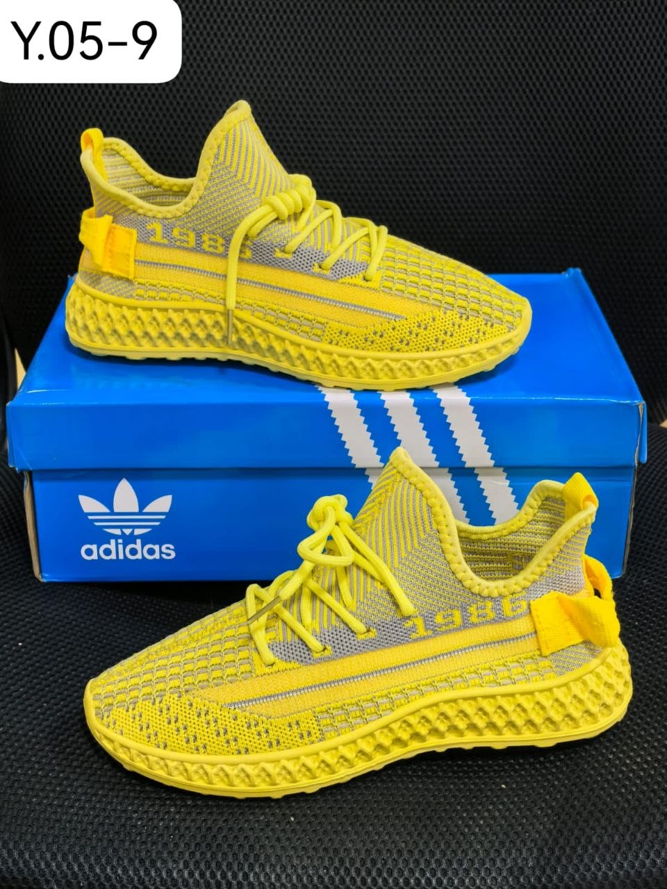 фото весенние женские кроссовки оптом