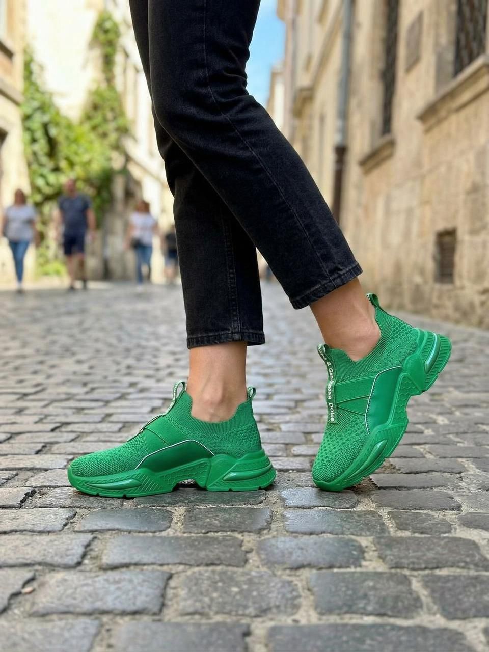 фото Женские осенние кроссовки 385118 оптом на лето для мужчин