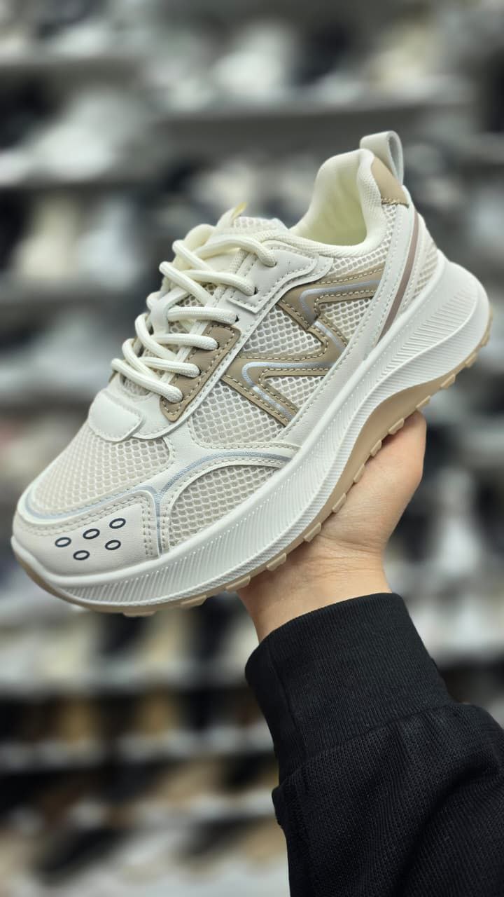 фото весенние женские кроссовки оптом