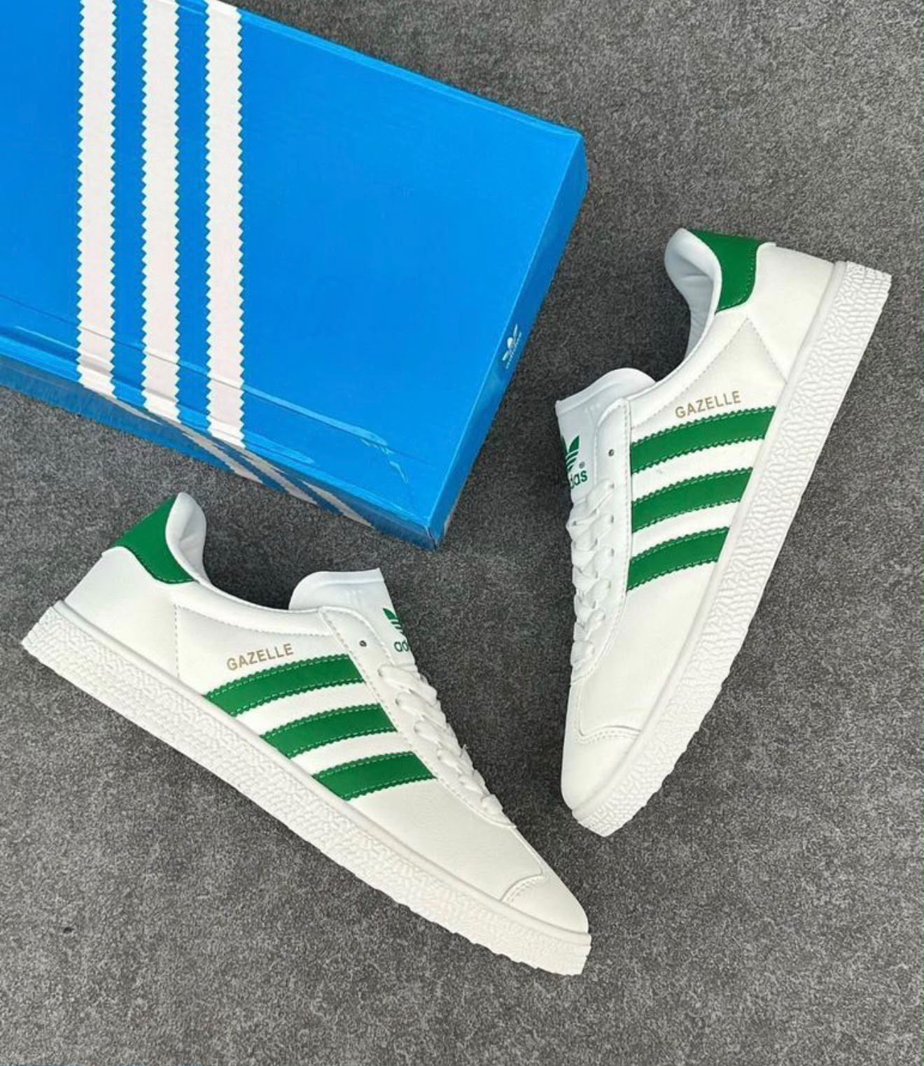 фото Мужские белые кроссовки Adidas Gazelle с зелеными полосами 567341 оптом с доставкой
