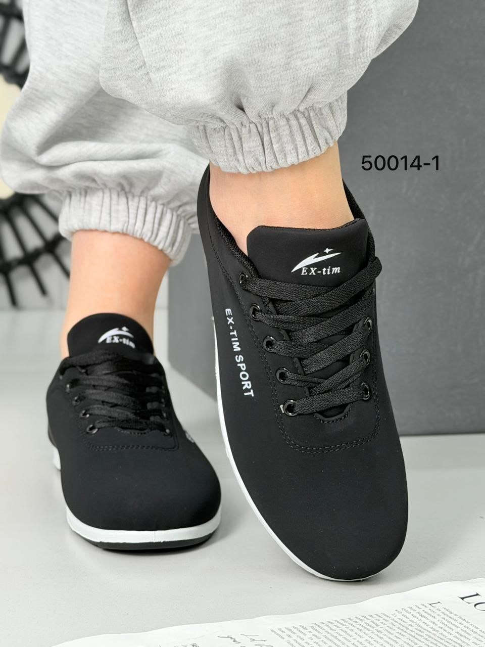 фото весенние женские кроссовки оптом