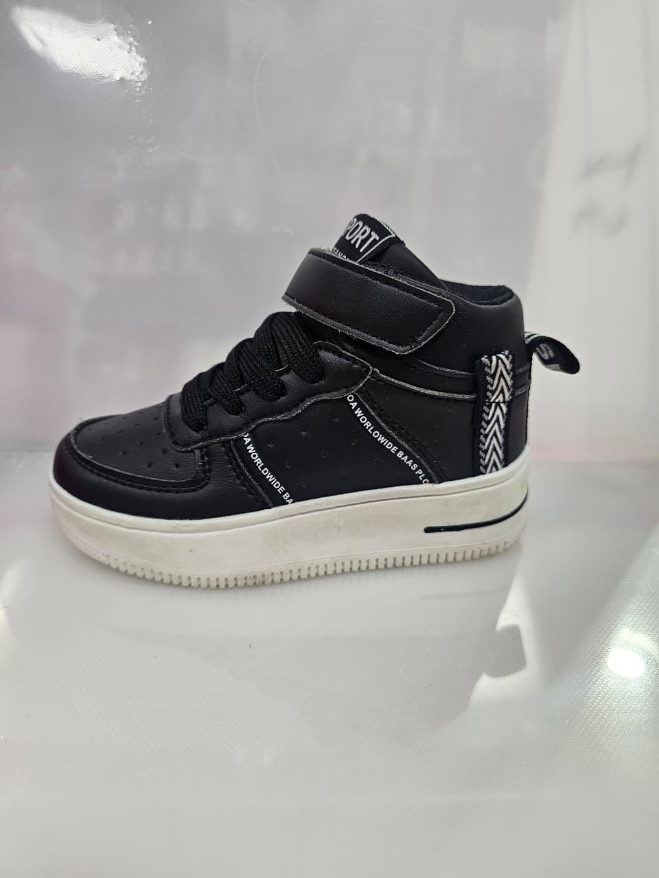 фото осенние кроссовки для мальчиков оптом