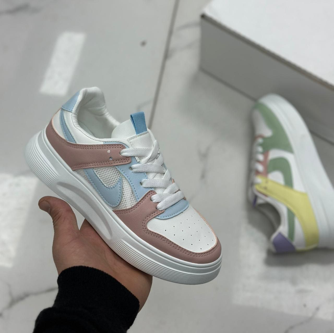 фото весенние женские кроссовки оптом