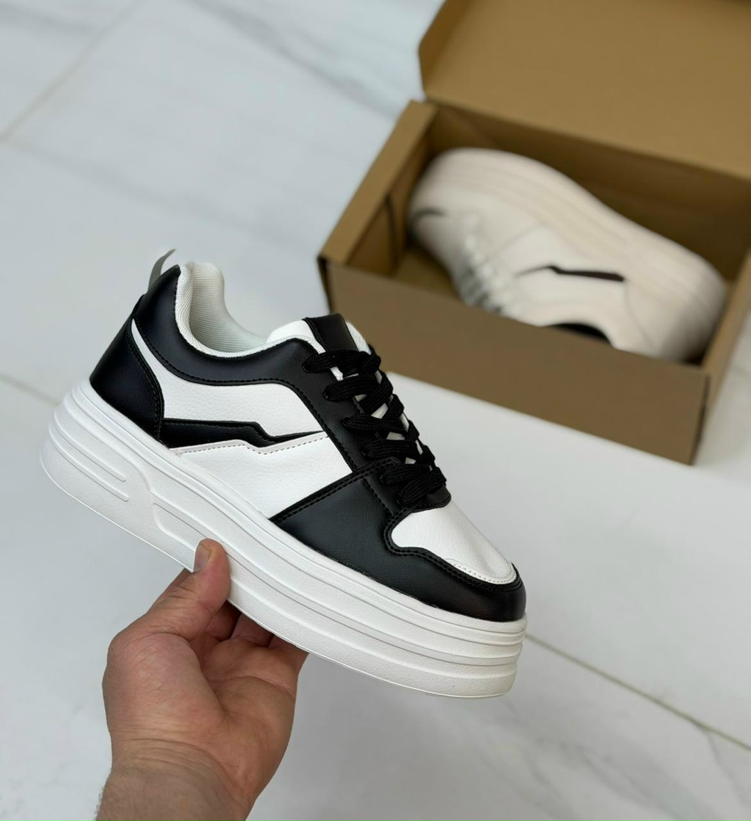 фото весенние женские кроссовки оптом