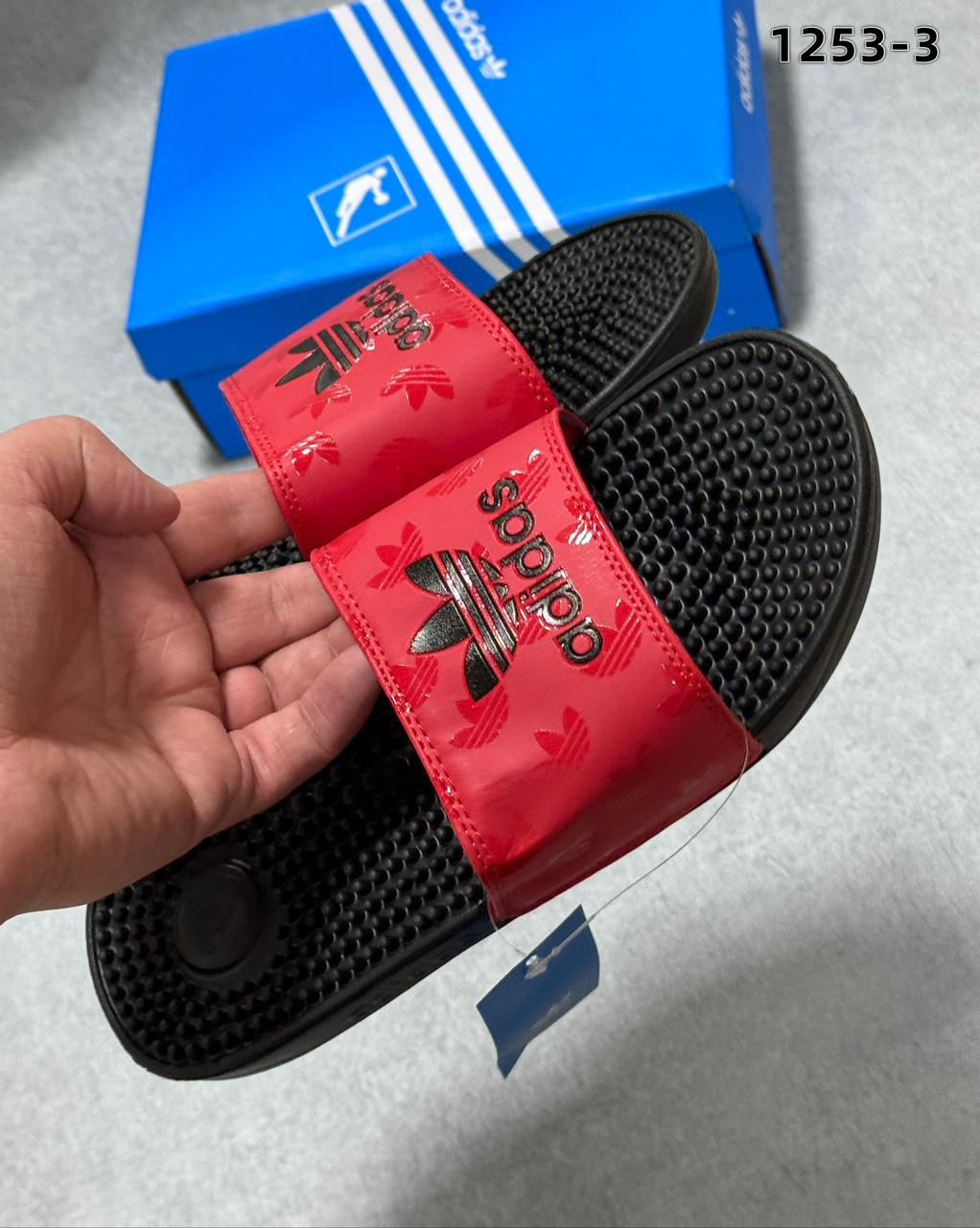 фото женские весенние красные шлепки adidas 803370 оптом