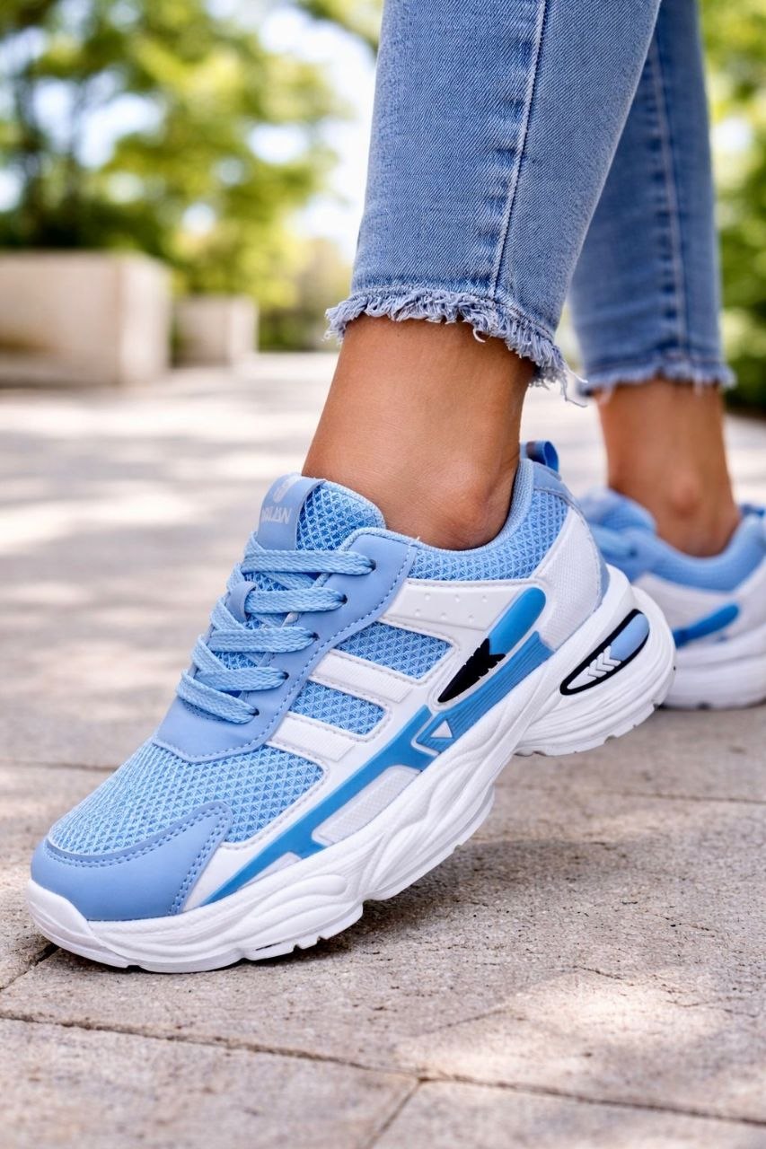 фото весенние женские кроссовки оптом