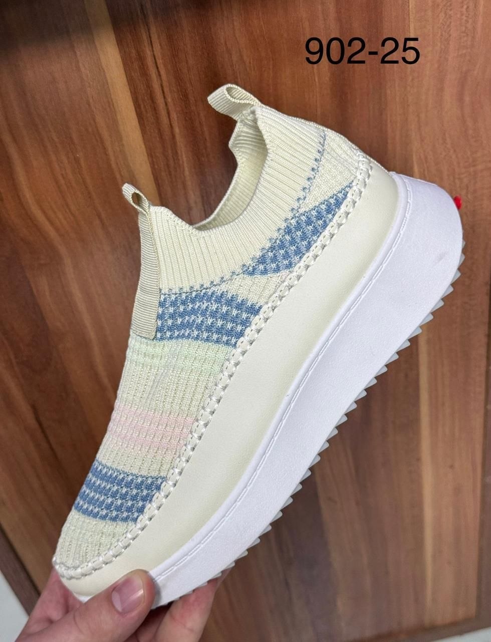 фото весенние женские кроссовки оптом