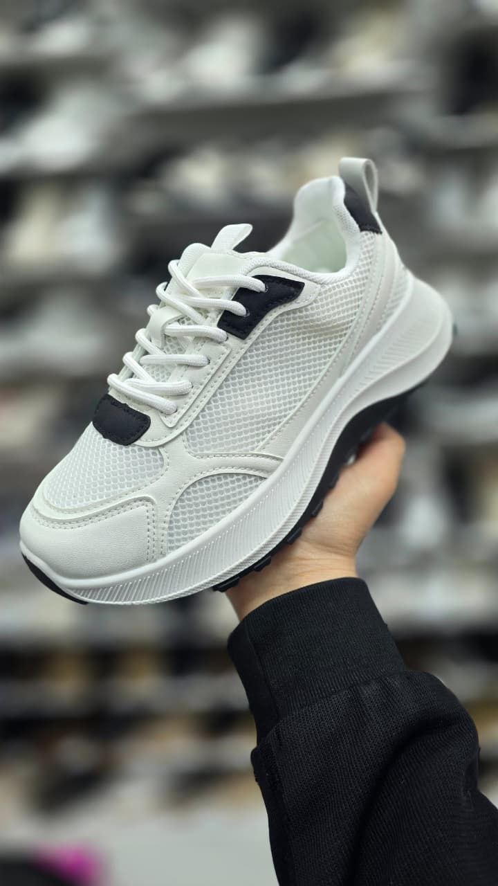 фото весенние женские кроссовки оптом