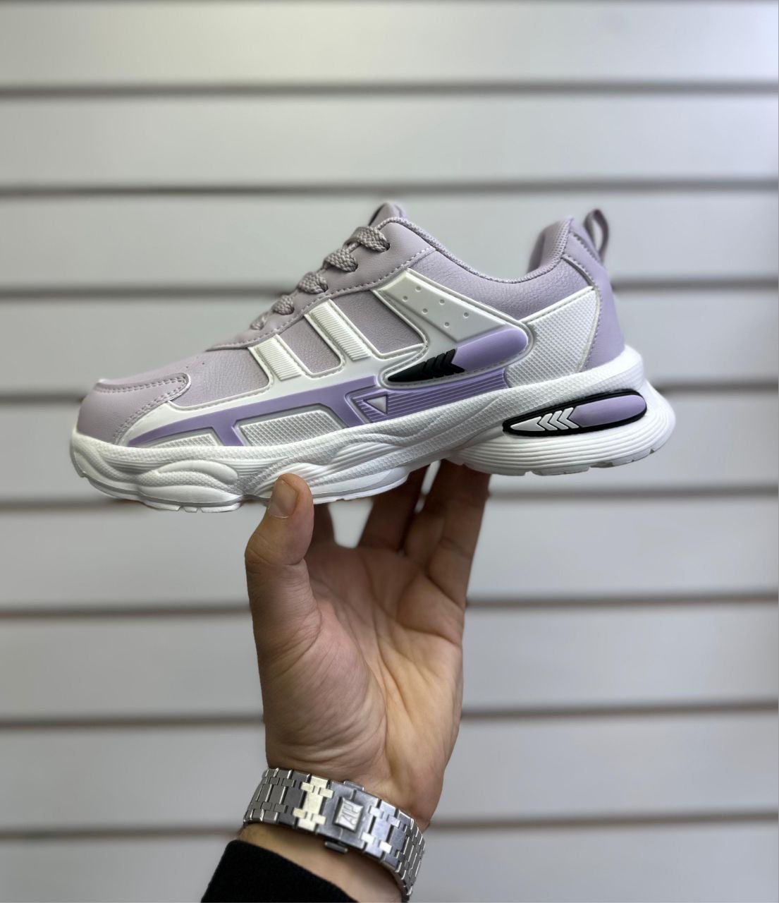 фото весенние женские кроссовки оптом