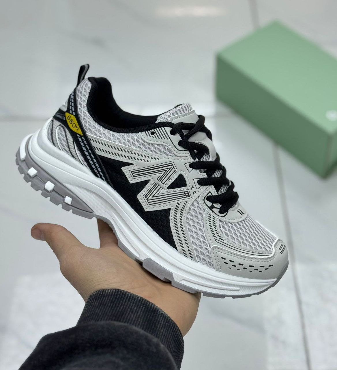 фото весенние женские кроссовки оптом