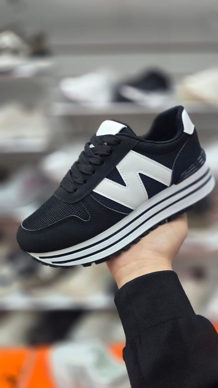 фото весенние женские кроссовки оптом