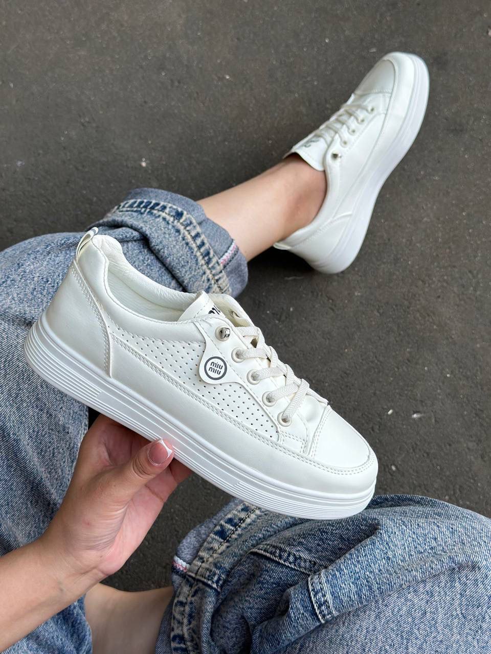 фото весенние женские кроссовки оптом