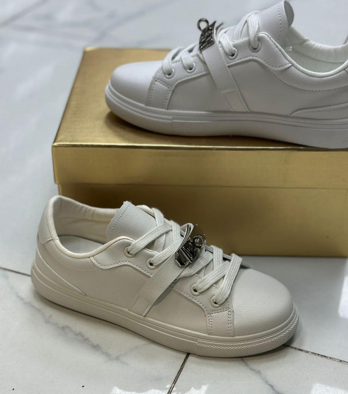 фото весенние женские кроссовки оптом