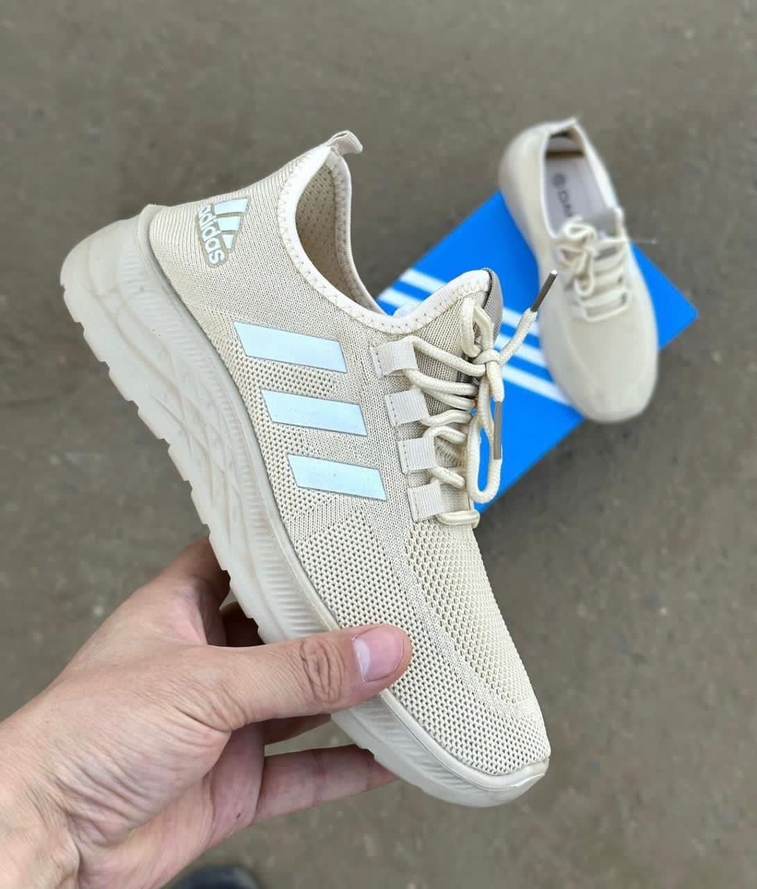 фото весенние женские кроссовки оптом