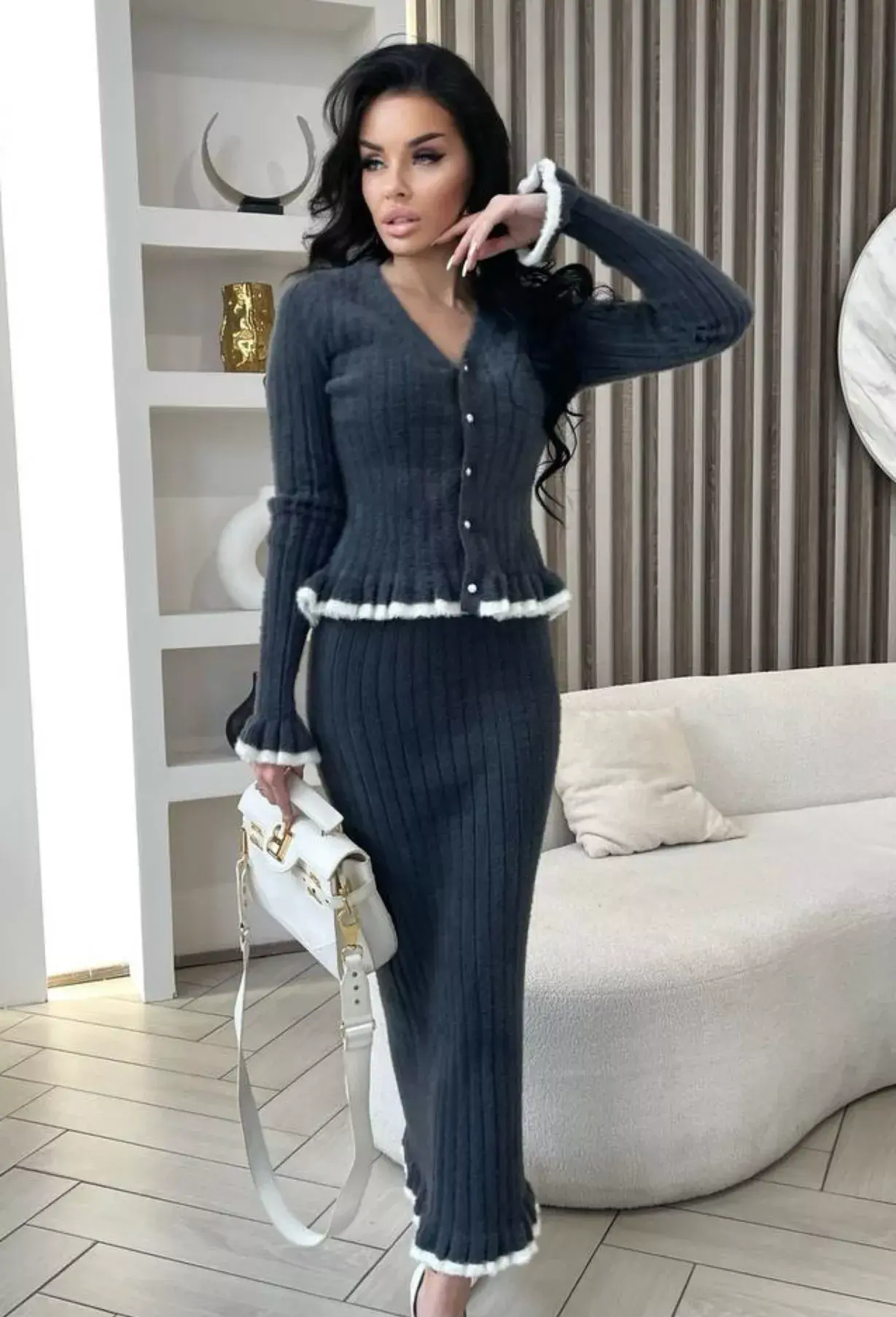 картинка Трикотажный костюм с юбкой от магазина Одежда+