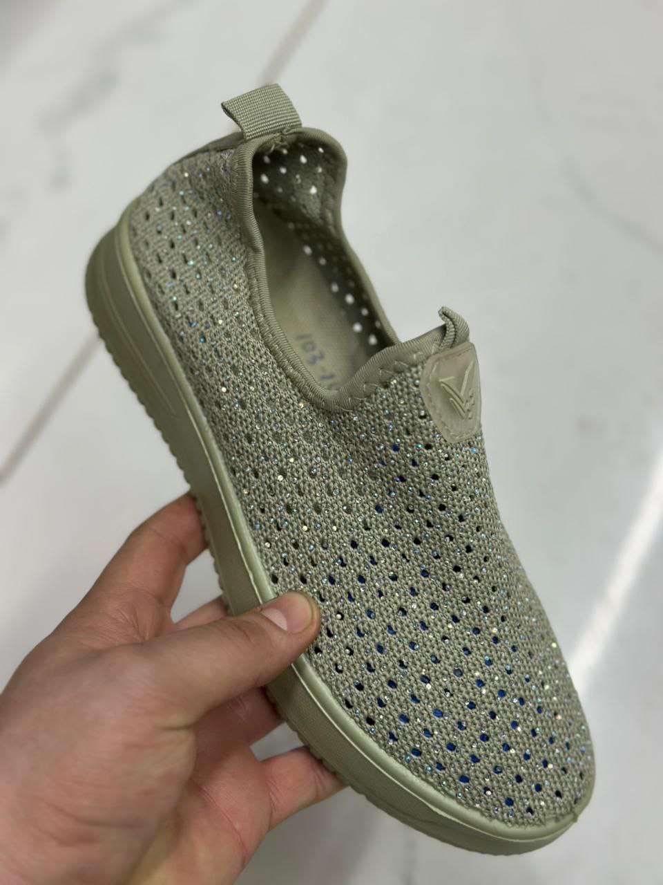 фото весенние женские кроссовки оптом