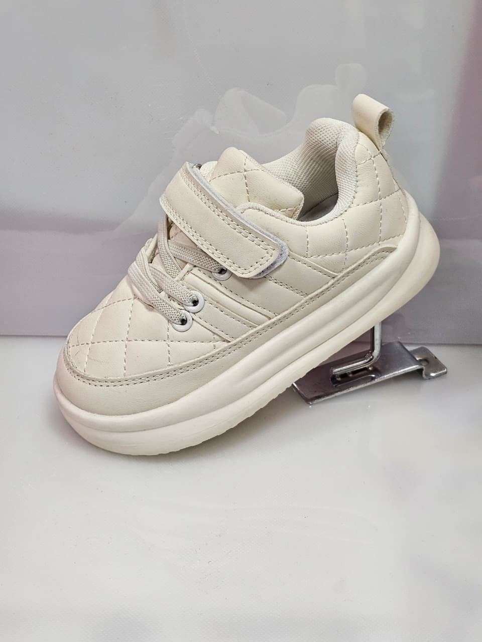 фото осенние кроссовки для девочек оптом