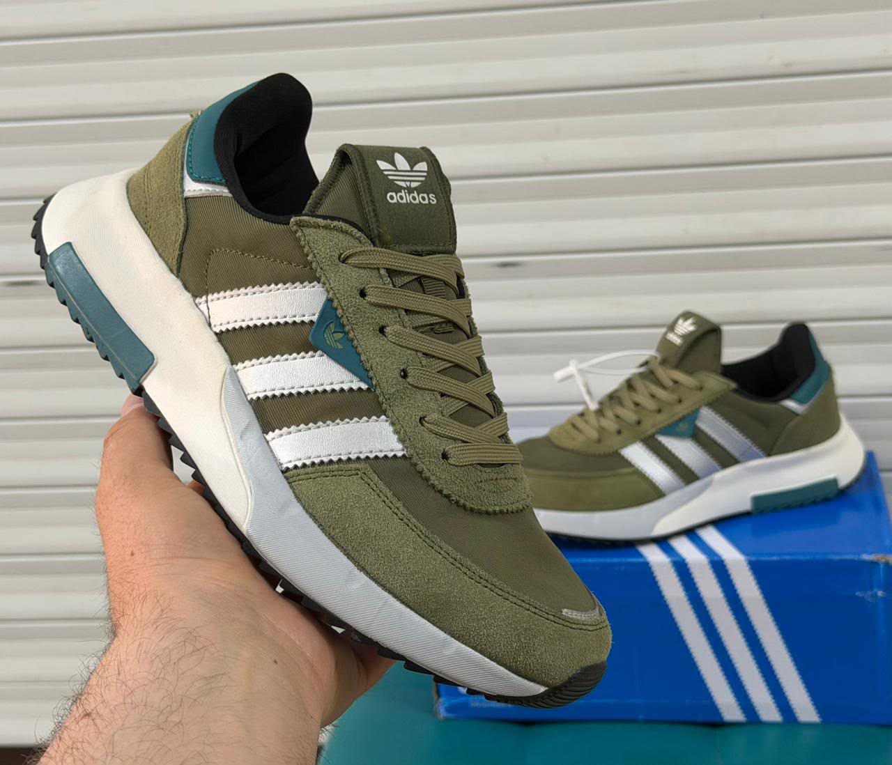 фото мужские осенние кроссовки adidas 960050 оптом